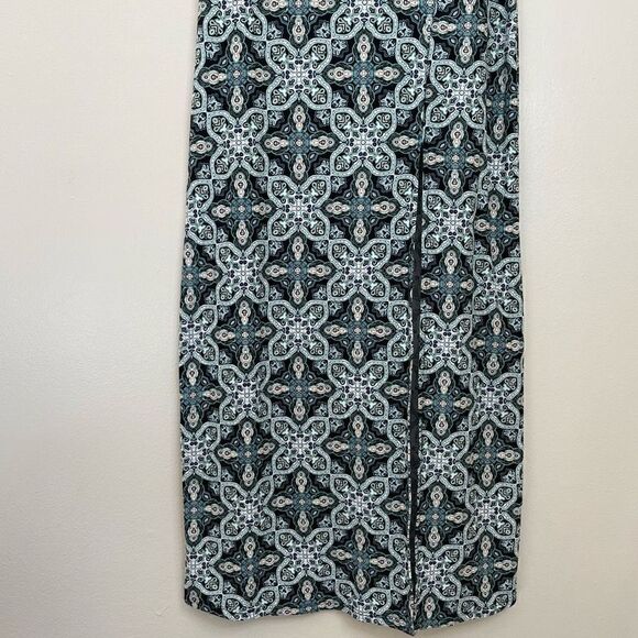 Derek Heart|Maxi Dress|Off the shoulder|Has Stretch|Geometric print - Picture 9 of 12